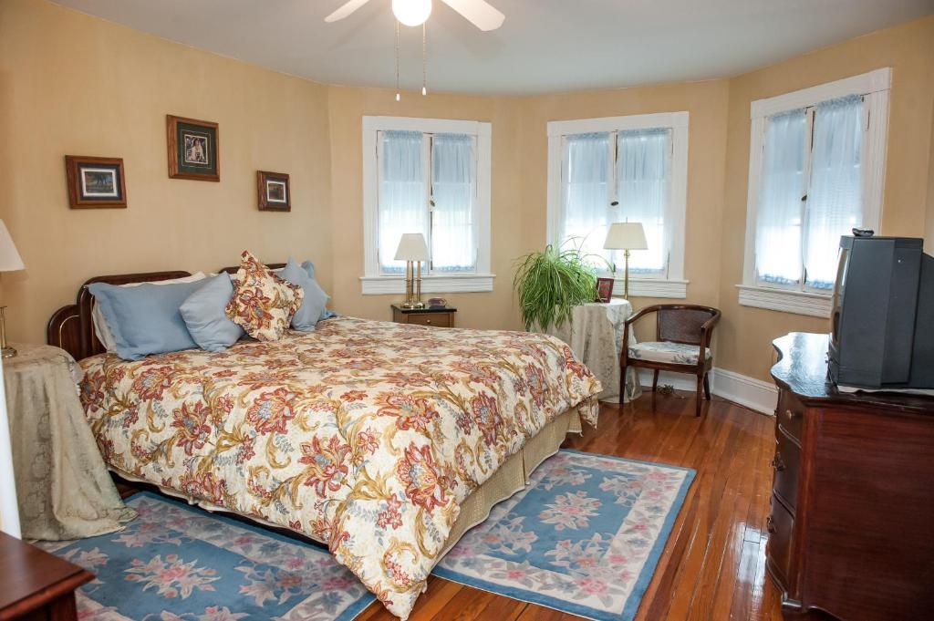 Cedars & Beeches Bed & Breakfast Long Branch Rom bilde